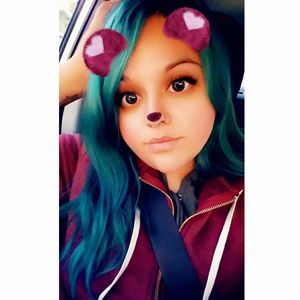 Meet your Posher, Leslie